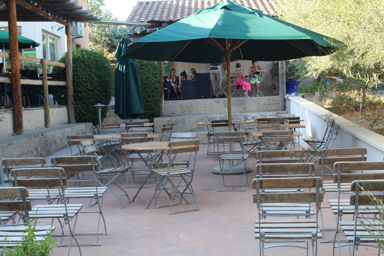 Отель Camping Forcalquier Les Routes De Provence Экстерьер фото
