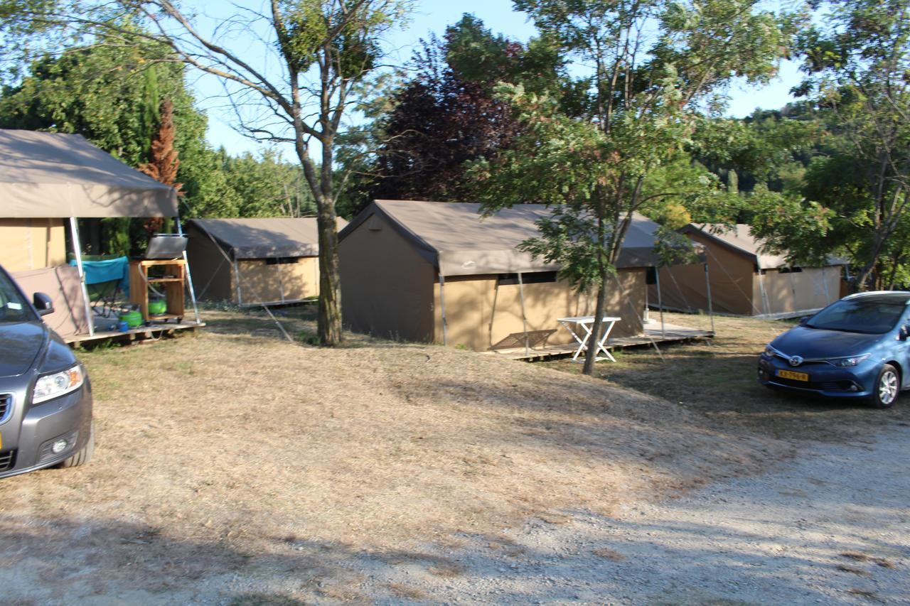 Отель Camping Forcalquier Les Routes De Provence Экстерьер фото